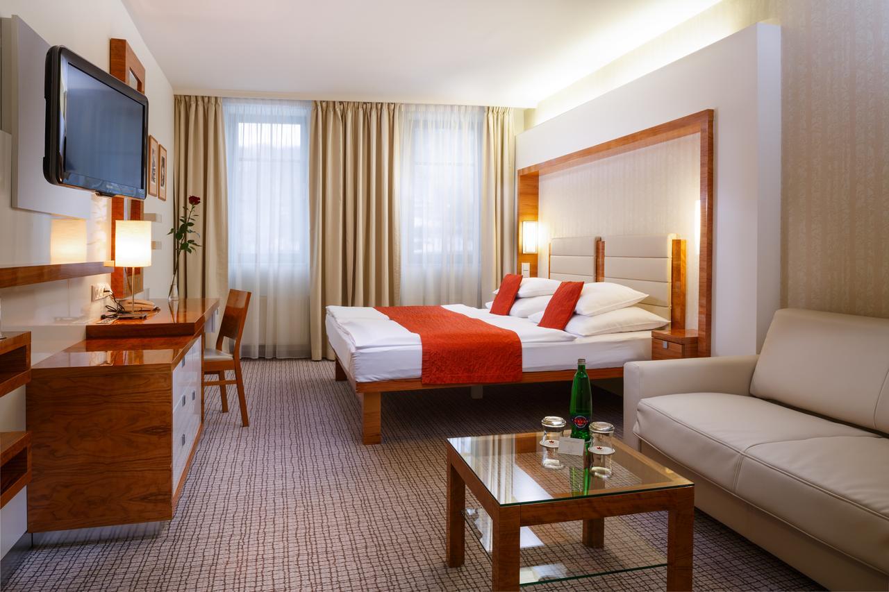 Hotel St. Joseph Royal Regent Karlsbad Exterior foto
